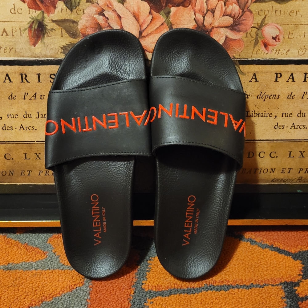 Valentino Slides